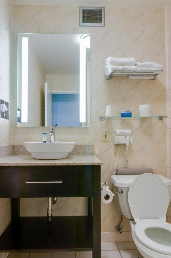 Red Lion Hotel Monterey image 12