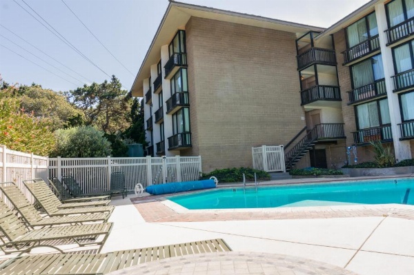 Red Lion Hotel Monterey image 8